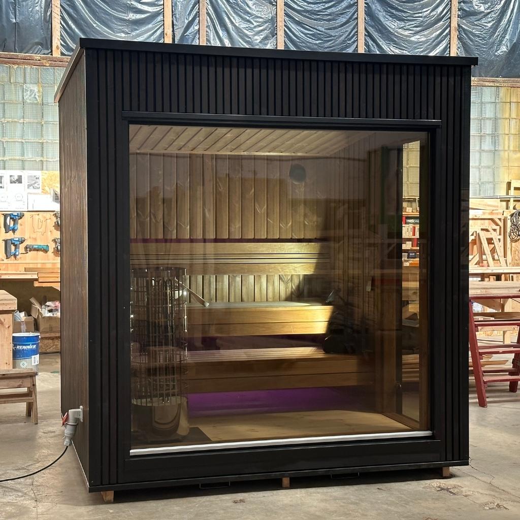 Har en sånn lite brukt Luksus Moderne Badstue til salgs med elektrisk WIFI ovn. Ta kontakt om du er interessert. 